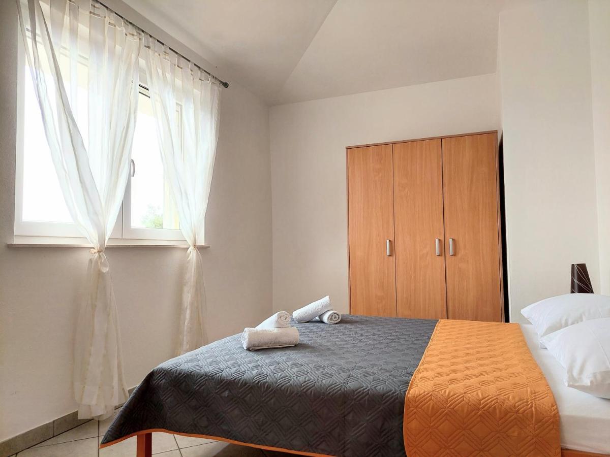 Apartments Dia Zaostrog Bagian luar foto
